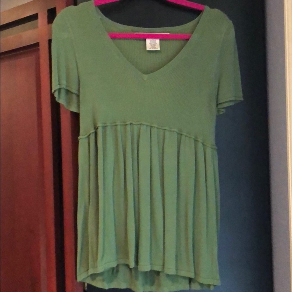 Lightly worn, very comfortable Max Studio blouse.